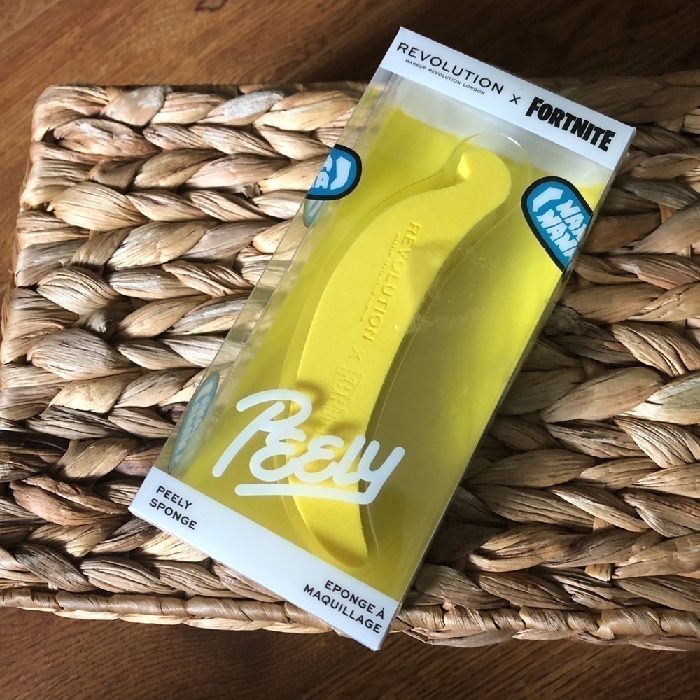 Revolution x Fortnite yellow banana Peely sponge